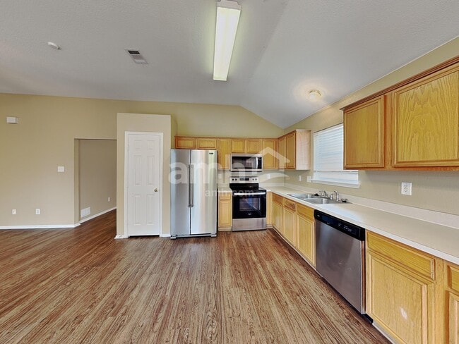 Photo - 432 Round Rock Rd