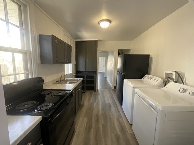 Photo - 208 Liberty Ct