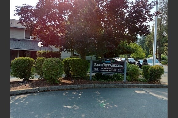 Photo - 1100 Fruitdale Dr