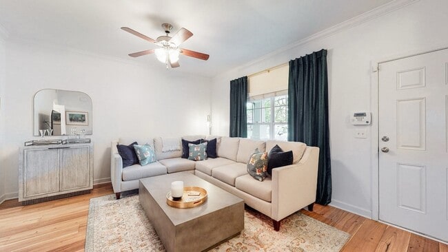 Photo - 553 Rosedale Ave