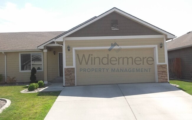 Building Photo - Maria167-2 Unit 167 NW Maria St #2