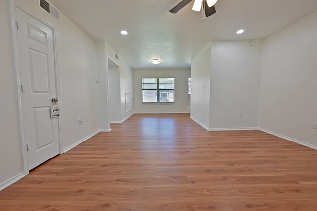 Photo - Wynnewood Gardens