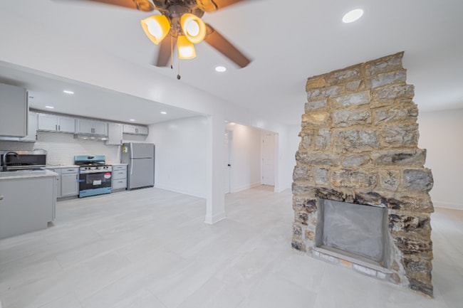 Photo - 825 Market St