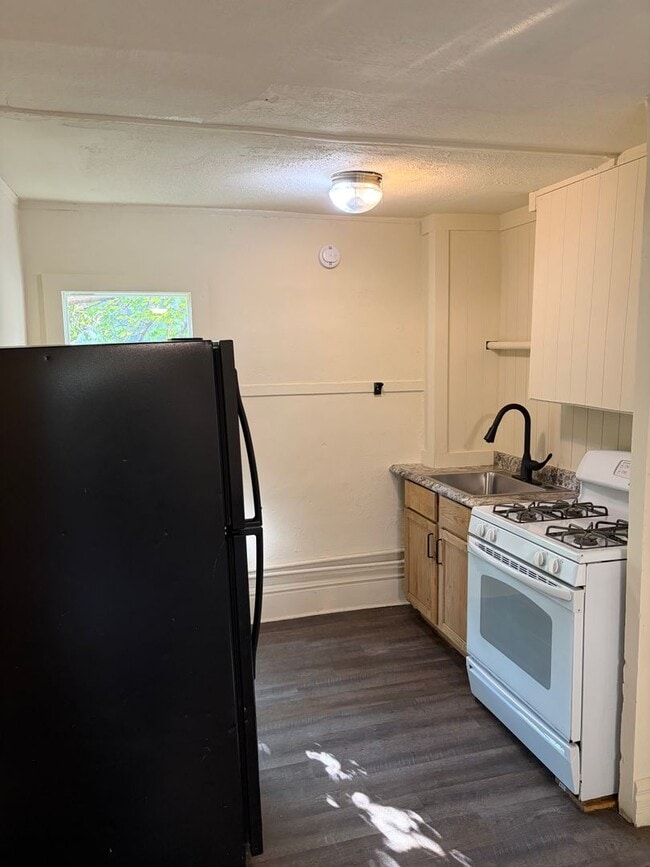 Photo - 220 5th Ave SW Unit 2