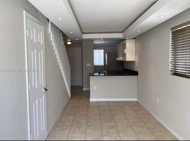 Building Photo - 821 SW 2nd St Unit 1