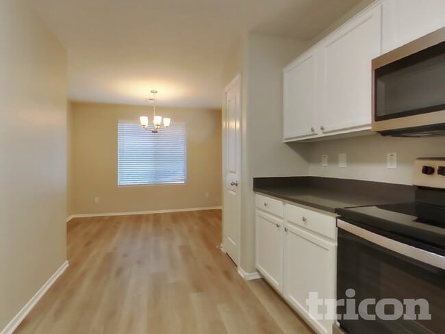 Photo - 13961 W Maui Ln