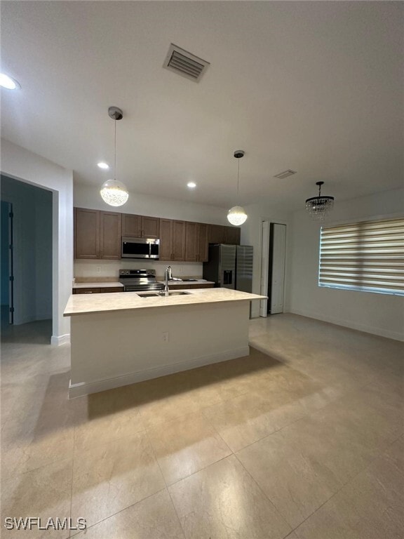 Photo - 2167 Della Dr