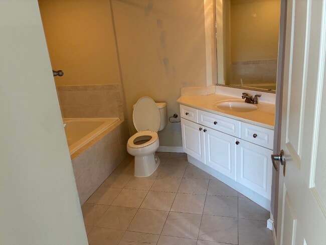 Photo - 5924 Founders Hill Dr Unit 302