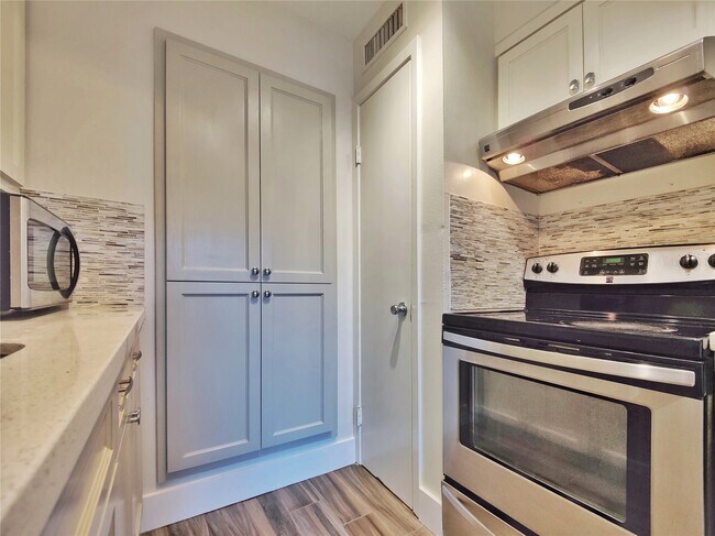 Photo - 600 19th St Unit 16