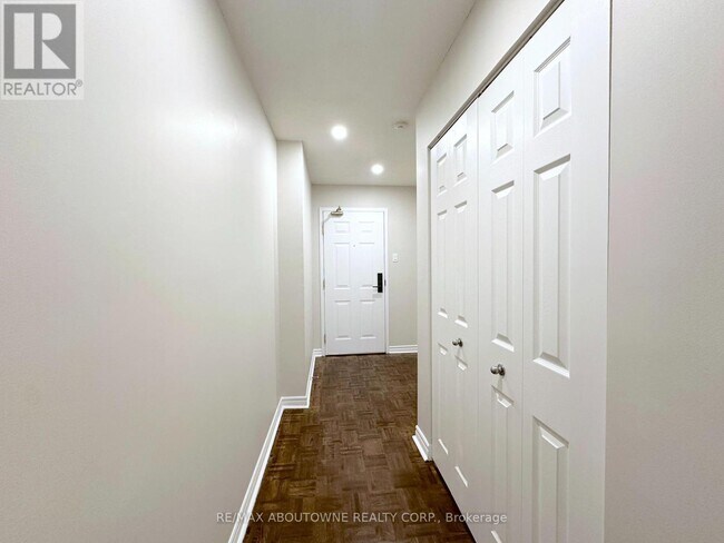 Photo - 17 Brookbanks Dr Unit 104