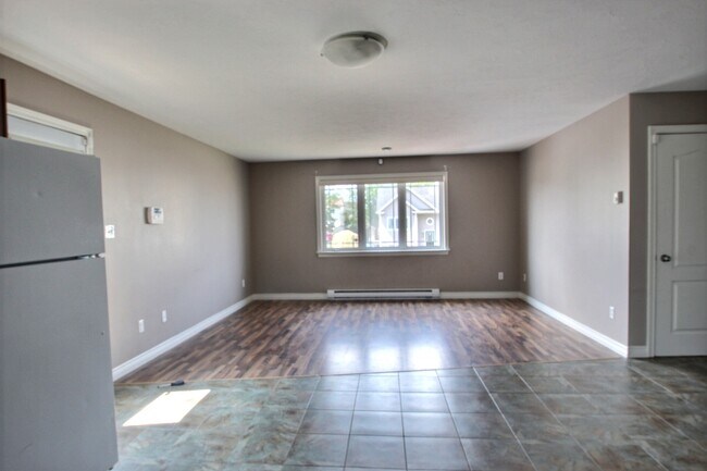 Photo - 236 LonsdaleUnit b Unit 236-B