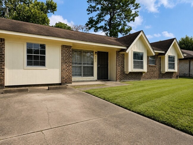Photo - 6415 Heath St