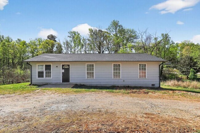 Photo - Updated 3BD/2BA Ranch in Lowell, NC!