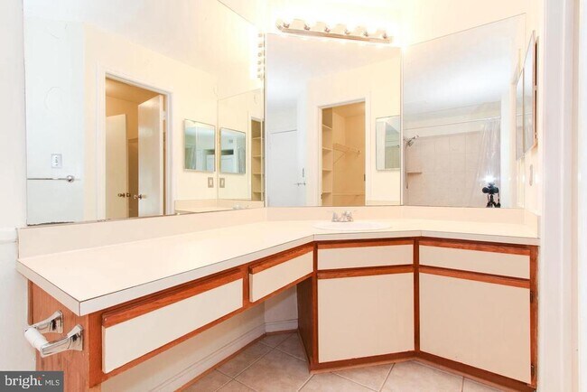 Photo - 3916 Penderview Dr Unit 436