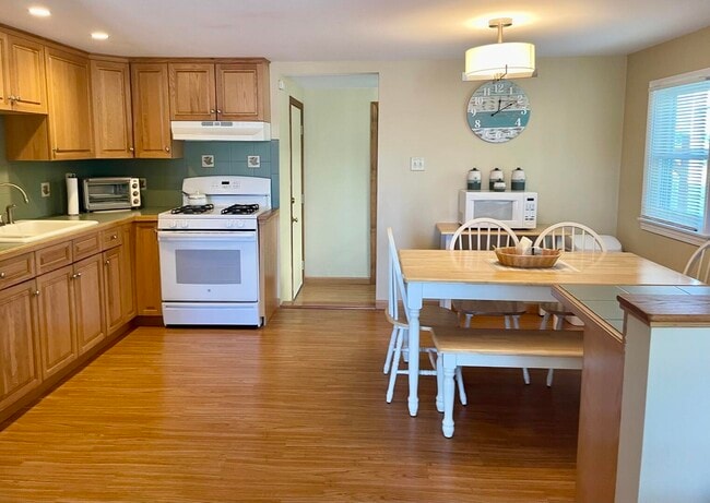 Photo - 289 Portsmouth Ave