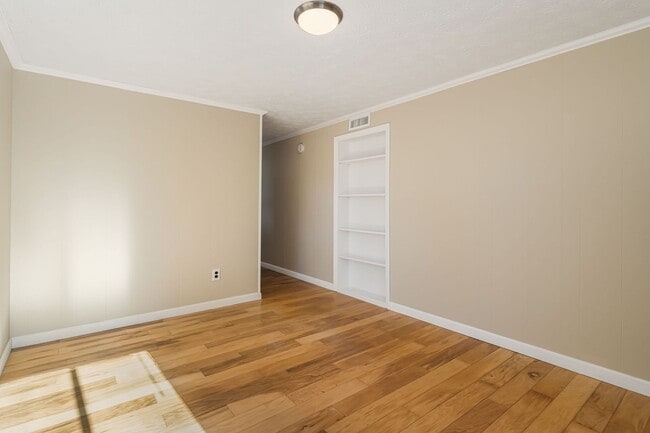 Photo - Rare 1-Bedroom in Fairview with Bonus Room...