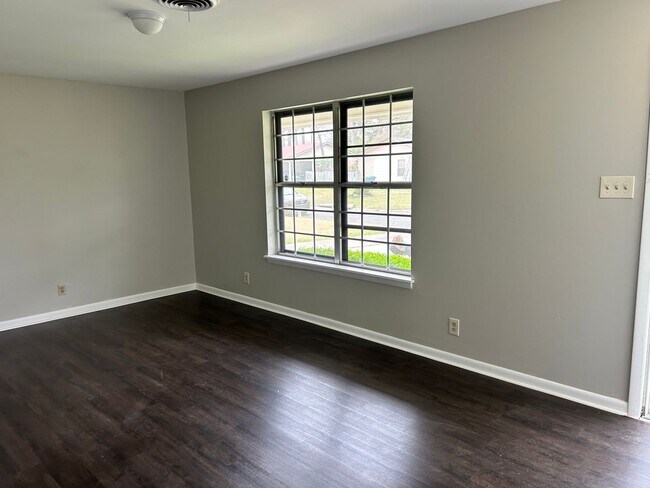 Photo - Wonderful on Windy Oaks