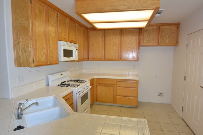 4005-4013 W Cecil Ave Unit 4007 W. Cecil