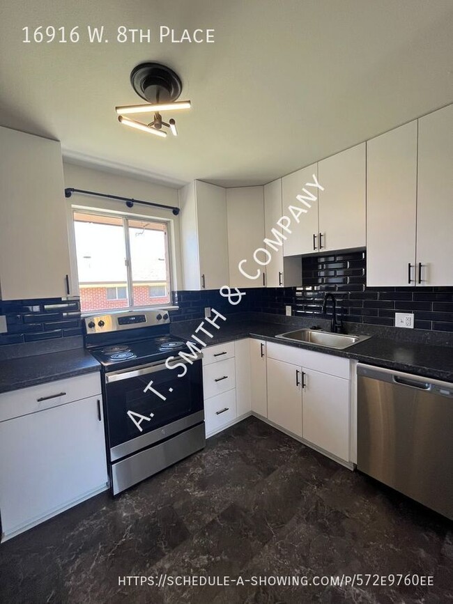 Great Golden location!! Remodeled 2 bed 1 ... - Great Golden location!! Remodeled 2 bed 1 ... Apartment