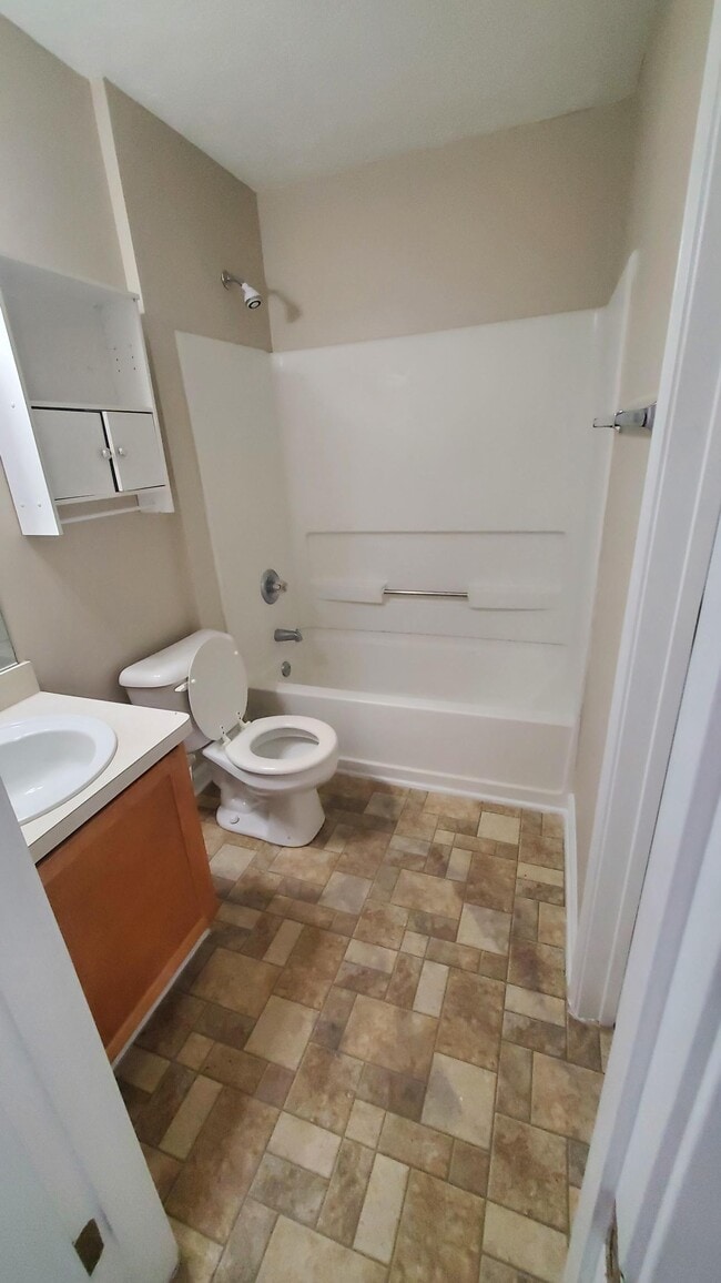 Photo - 241 S Irwin St