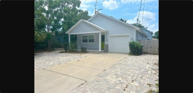 Building Photo - 209 7th St Rental