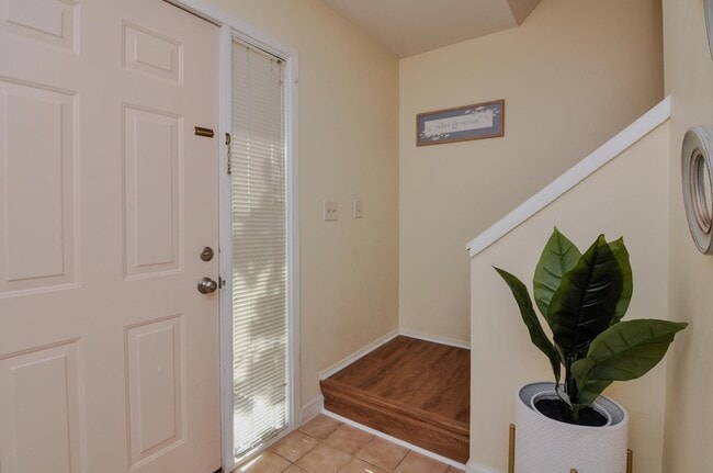 Photo - 609 Watersedge Dr
