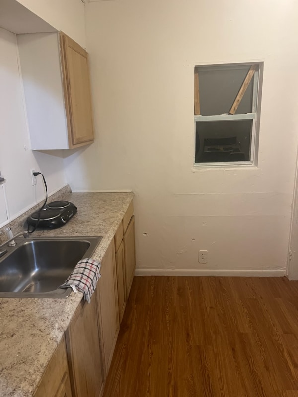 Photo - 815 Bloor Ave