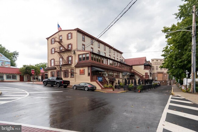 Photo - 123 Mill St