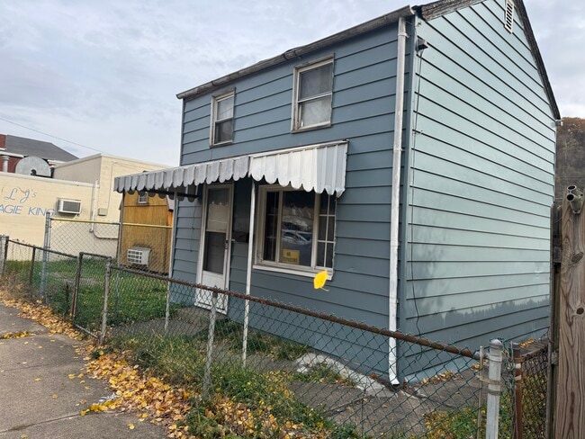 Building Photo - 3910 Jacob St