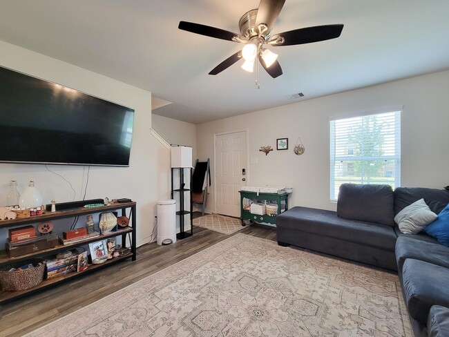 Photo - 111 Avalon Dr