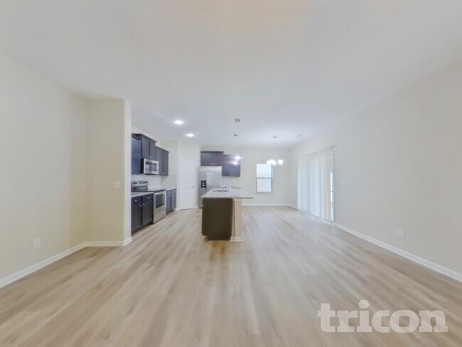 Photo - 213 Spring Knoll Dr