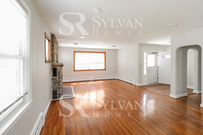 Photo - Remarkable Value. Unbeatable Location!