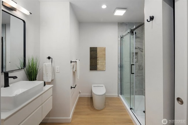 Photo - 3215 37th Pl S