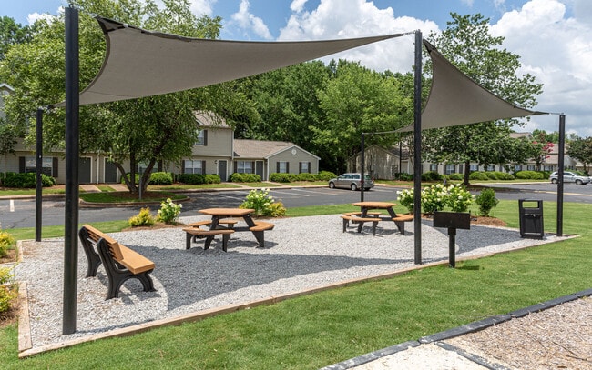 Photo - Madison Pines Apartment Homes