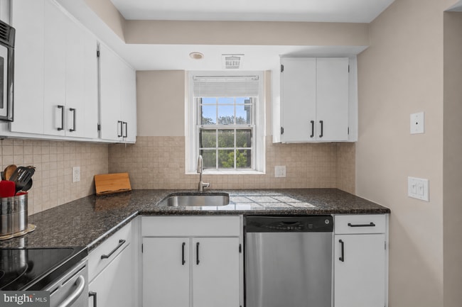 Photo - 3050 S Buchanan St Unit B2