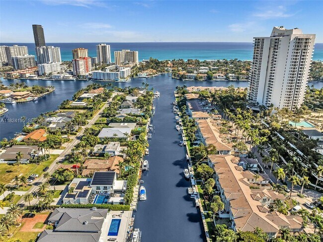 Photo - 307 Holiday Dr