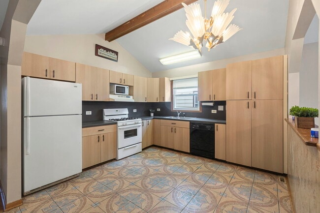 Photo - 933 Ridge Ave