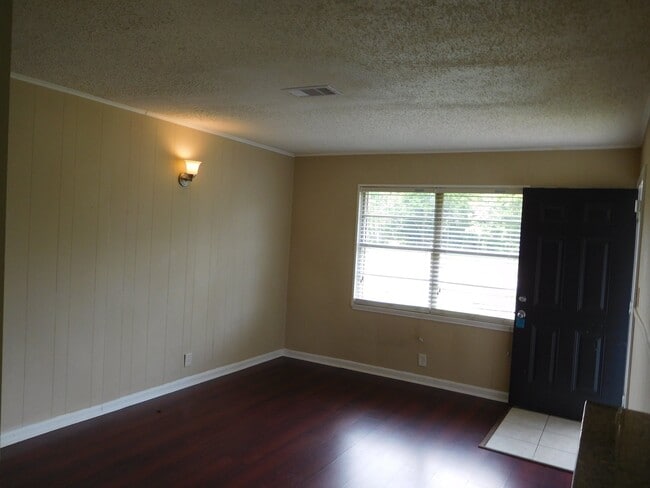 Photo - 714 Temple Cir