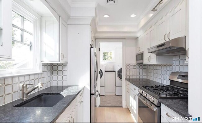 Photo - 56 1/2 Roton Ave