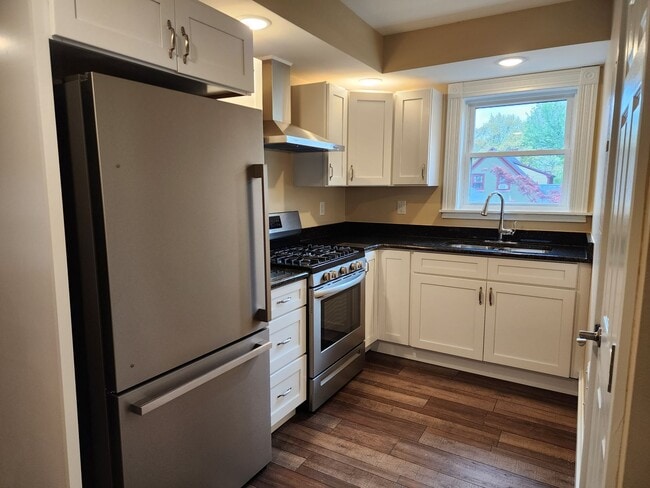 Building Photo - 1113 E King St Unit Apt. 3