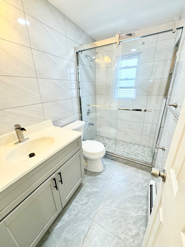 84 Carpenter Ave House House Rental in Staten Island, NY