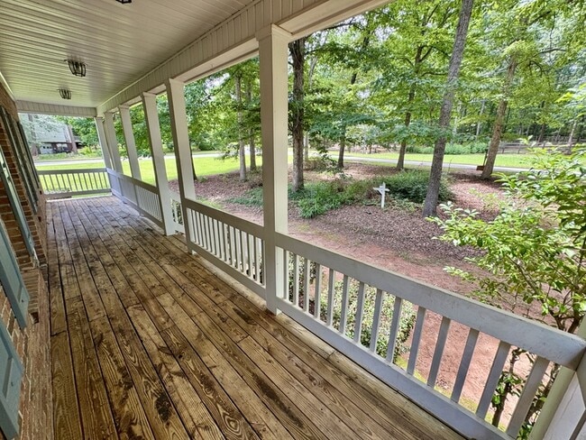 Photo - 362 River Point Dr