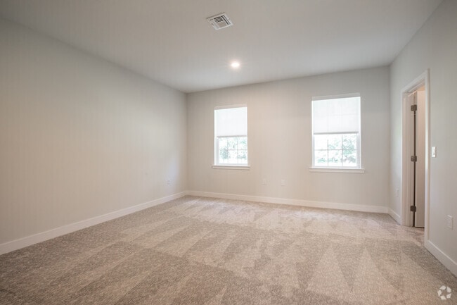 3 BR, 2.5 BA - 1,670 SQ FT