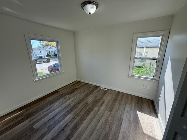 Photo - 27843 O'Neil St