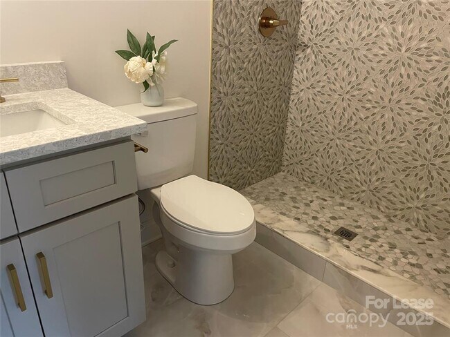 Photo - 5840 Charing Pl