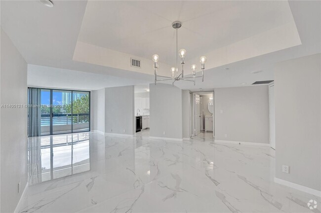 Building Photo - 19195 Mystic Pointe Dr Rental