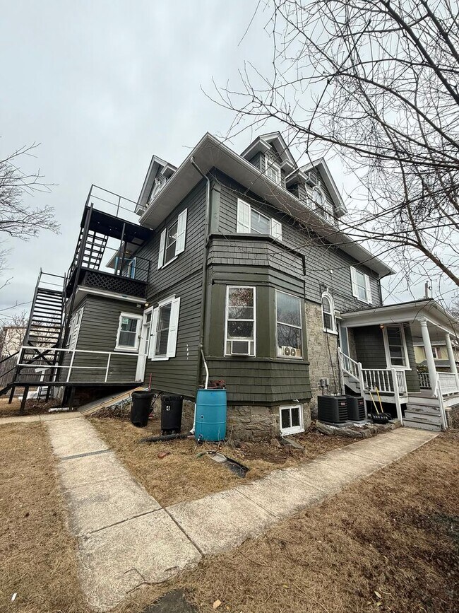 Photo - 236 W Ridley Ave Unidad 4