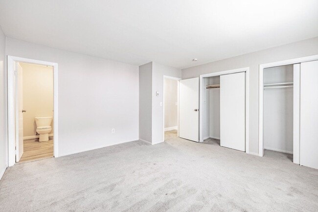 Middlebury Crossing Apartments