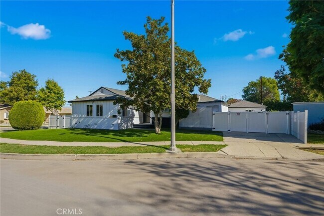 Photo - 6658 Kosturas Pl