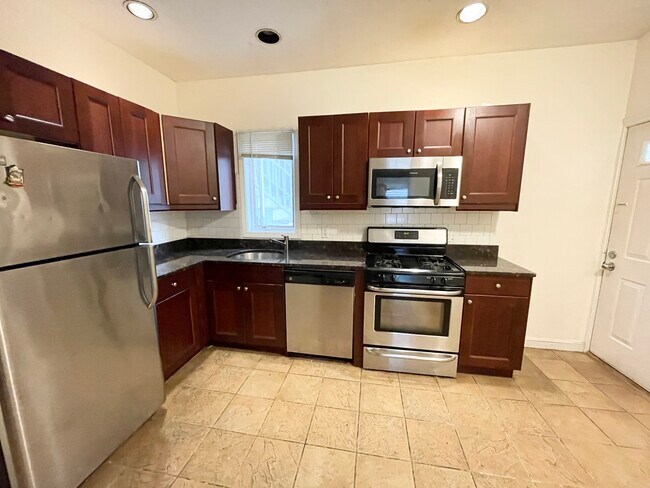 7 Iroquois St Unit 1